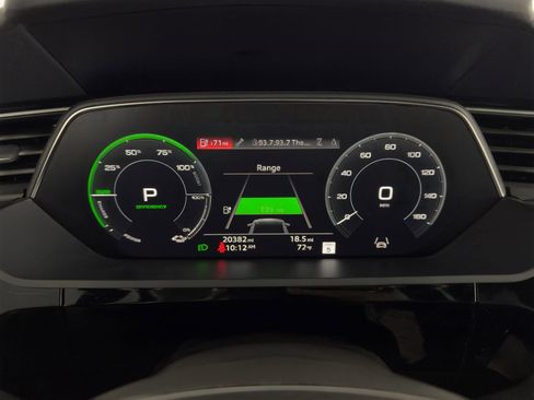 Used 2022 Audi e-tron Premium Plus w/ Premium Plus Package image 26
