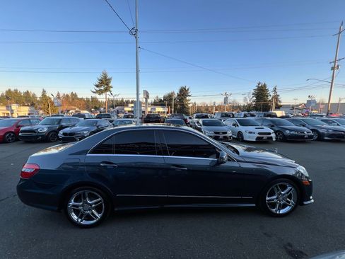 Used 2013 Mercedes-Benz E 350 Sedan image 4