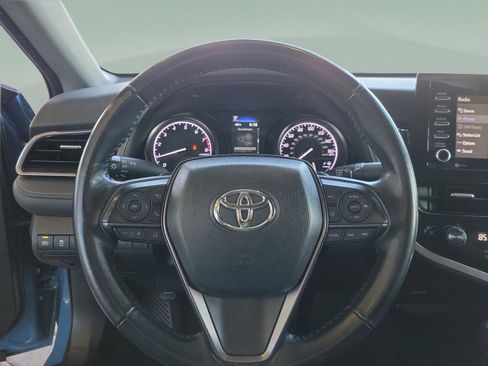 Used 2024 Toyota Camry SE image 11