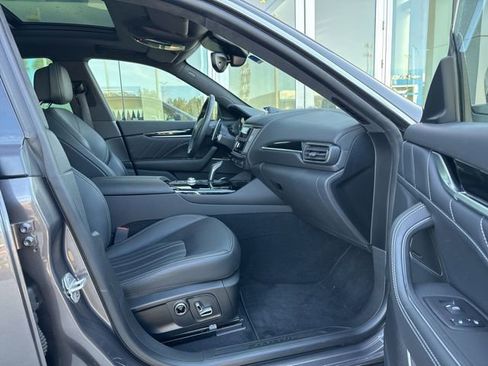 Used 2023 Maserati Levante GT image 9