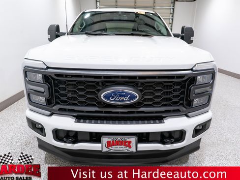 Used 2023 Ford F250 XLT w/ XLT Premium Package AWD/4WD image 7