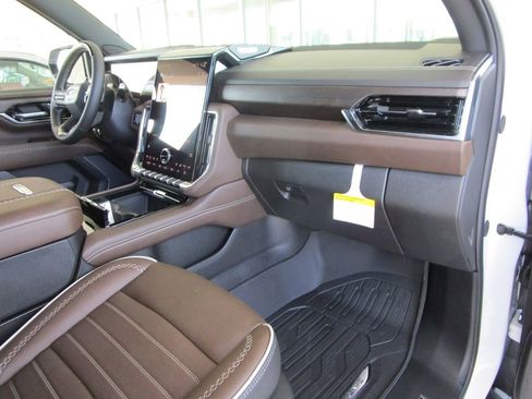 New 2026 GMC Yukon XL Denali Ultimate w/ LPO, Floor Liner Package AWD/4WD image 29
