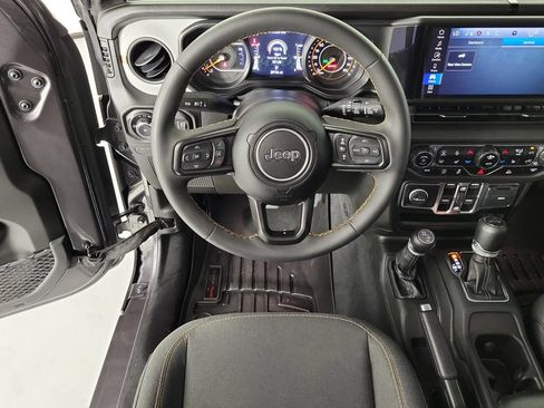 Used 2024 Jeep Wrangler Unlimited Sport AWD/4WD image 11