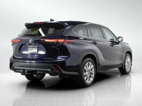 Used 2025 Toyota Highlander Limited AWD/4WD image 5