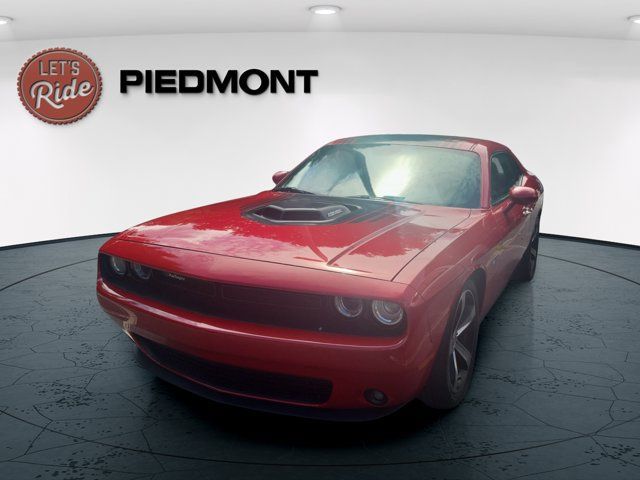 Used 2016 Dodge Challenger R/T RWD image 1