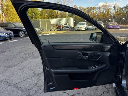 Used 2010 Mercedes-Benz E 550 Sport image 5