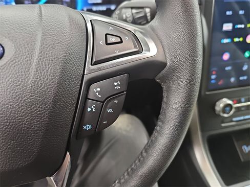 Used 2022 Ford Edge SEL w/ Convenience Package image 17