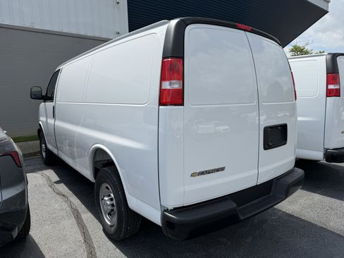 New 2026 Chevrolet Express 2500 RWD image 5