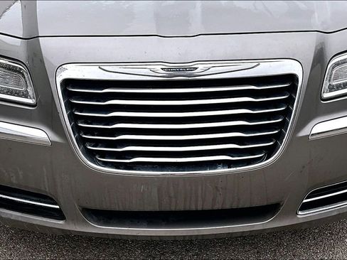 Used 2014 Chrysler 300 AWD w/ Driver Convenience Group image 31