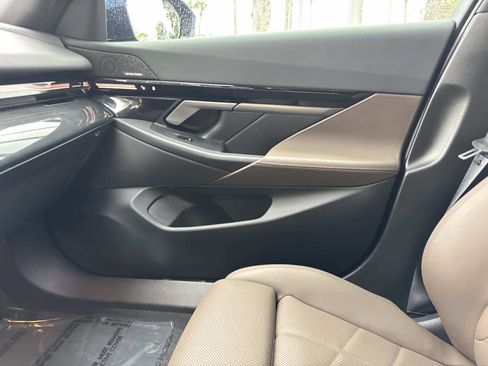 Certified 2025 BMW 530i xDrive w/ M Sport Package image 23