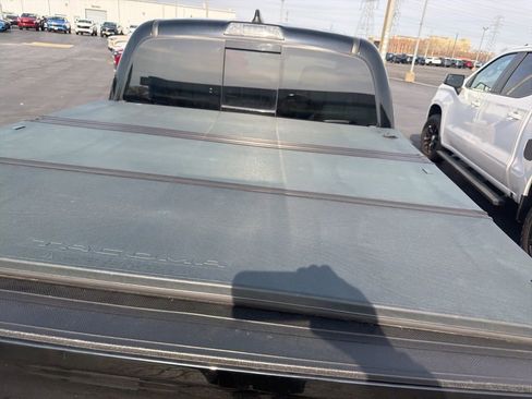 Used 2020 Toyota Tacoma Limited image 6