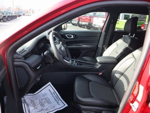 New 2026 Jeep Compass Latitude image 5