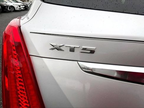 Used 2018 Cadillac XT5 Luxury w/ Driver Awareness Package image 7