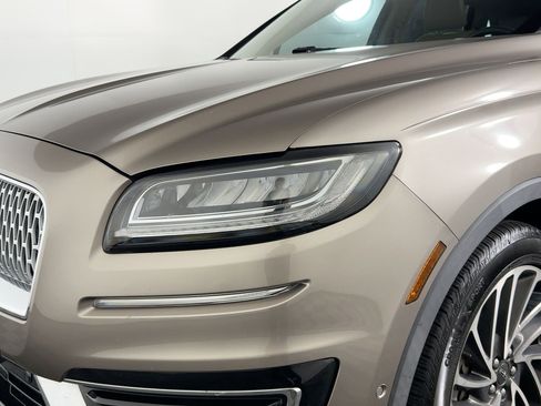Used 2019 Lincoln Nautilus Reserve image 11
