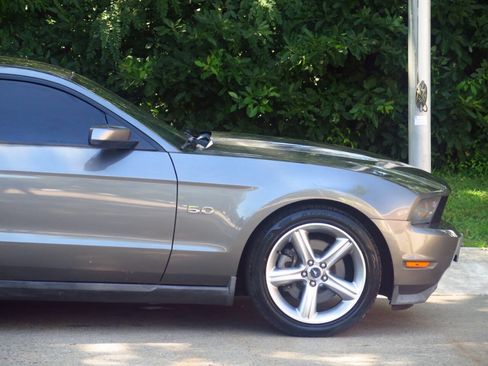 Used 2011 Ford Mustang GT Premium RWD image 23