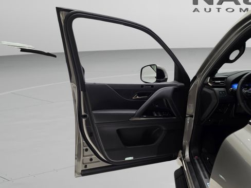 New 2026 Lexus LX 700h Luxury image 10