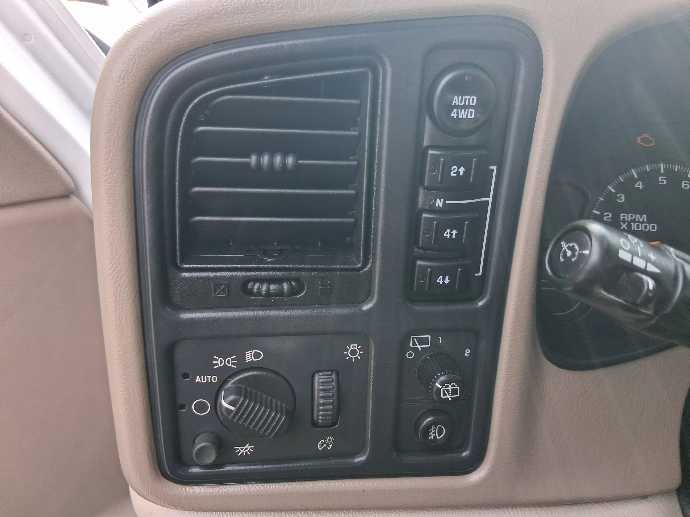 Used 2003 GMC Yukon XL SLT w/ 1SD Preferred Equipment Group AWD/4WD image 16