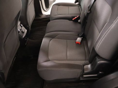 Used 2017 Ford Explorer XLT image 11