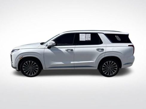 Used 2025 Hyundai Palisade Calligraphy FWD image 2