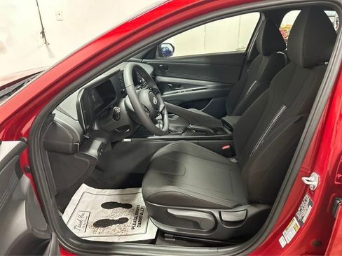 Certified 2025 Hyundai Elantra Sport FWD image 19