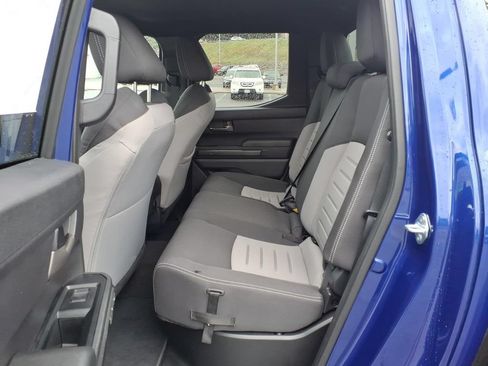 Certified 2025 Toyota Tacoma TRD Off-Road AWD/4WD image 4