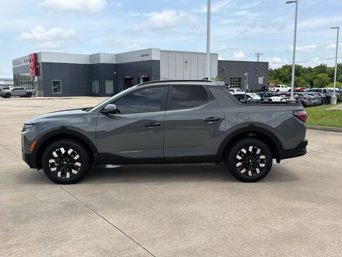Used 2026 Hyundai Santa Cruz SEL FWD image 2