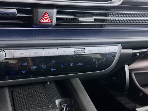 Used 2024 Hyundai Ioniq 6 SEL image 24