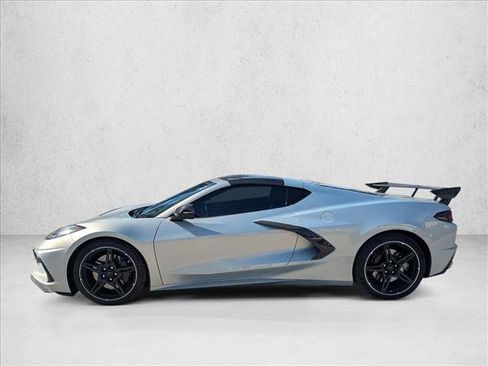 Used 2021 Chevrolet Corvette Stingray Premium Cpe w/ Z51 Performance Package image 5