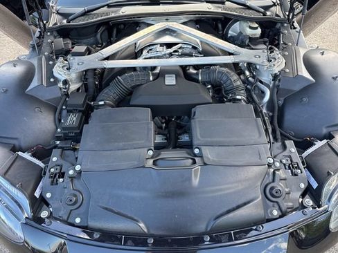Used 2020 Aston Martin V8 Vantage Coupe RWD image 32