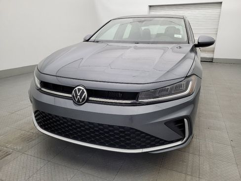 Used 2025 Volkswagen Jetta SE FWD image 15
