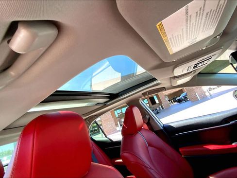 Used 2020 Toyota Camry XSE image 12