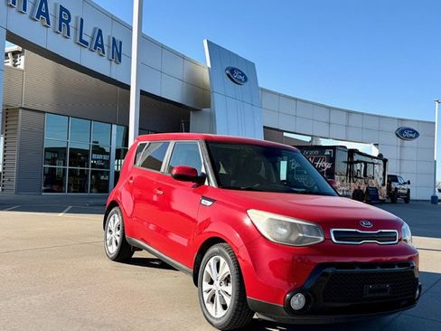 Used 2016 Kia Soul + image 1
