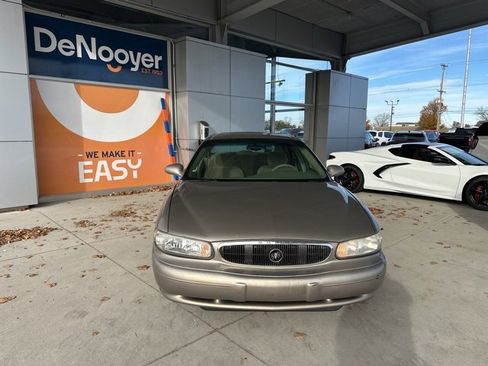 Used 2003 Buick Century Custom w/ Preferred Equipment Group 1SB image 2