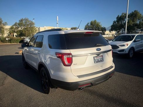 Used 2018 Ford Explorer XLT w/ Equipment Group 202A FWD image 4