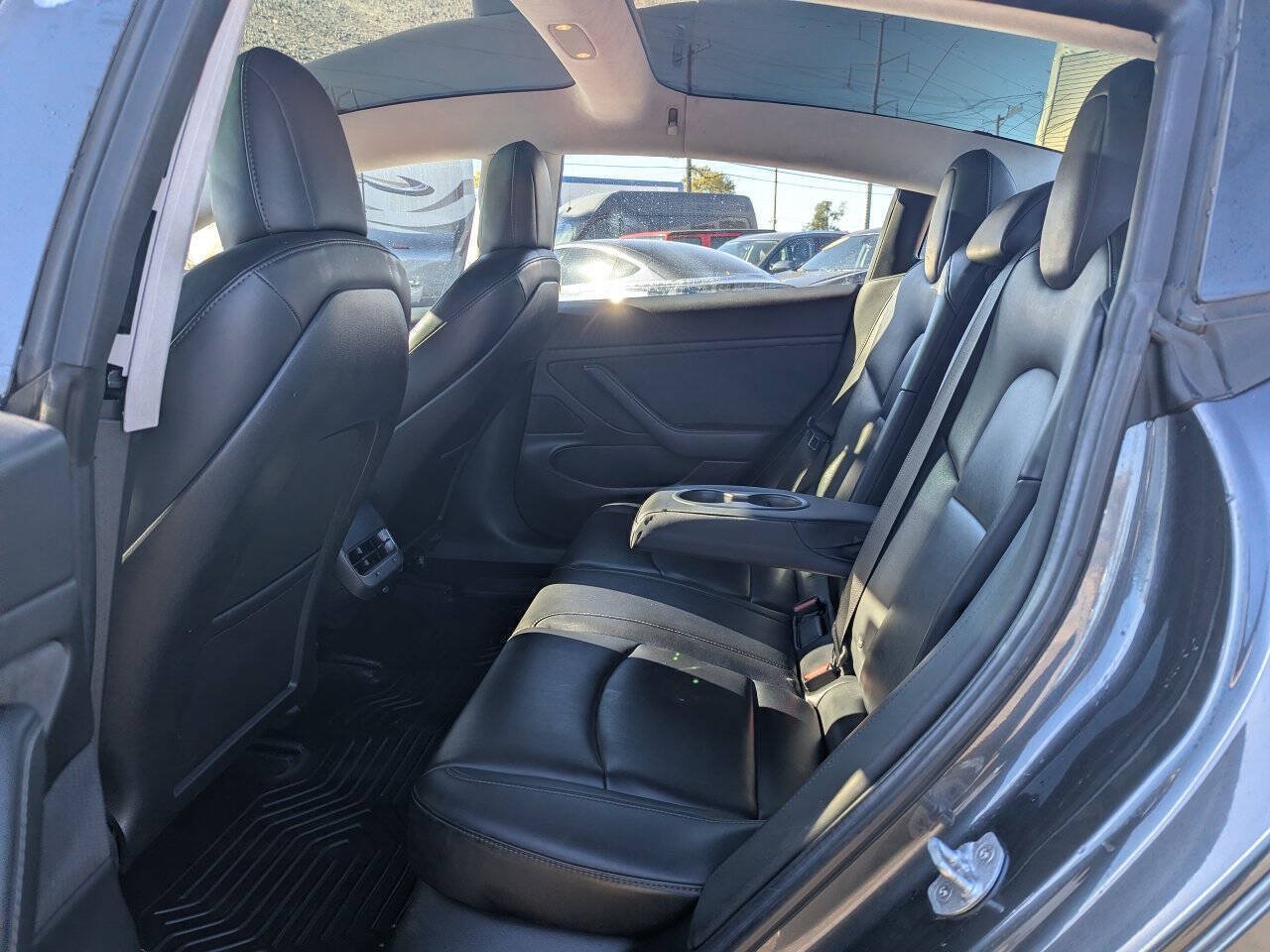 Used 2017 Tesla Model 3 Long Range RWD image 15