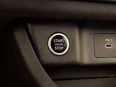 Used 2023 Nissan Rogue SV AWD/4WD image 21