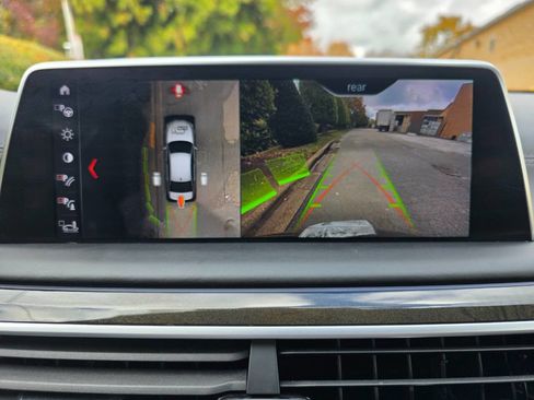 Used 2019 BMW 750i xDrive w/ Executive Package image 28