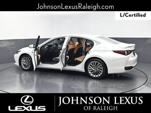 Certified 2022 Lexus ES 300h Ultra Luxury w/ Accessory Package 2 FWD image 38