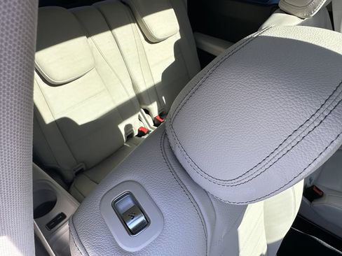 New 2026 Mercedes-Benz GLS 450 4MATIC image 21