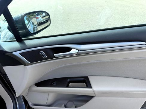 Used 2018 Ford Fusion SE image 20