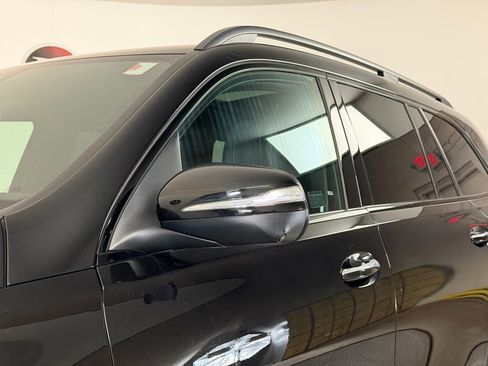 Used 2025 Mercedes-Benz GLS 450 4MATIC image 12