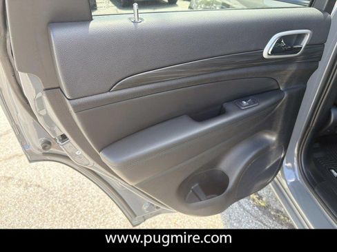 Used 2022 Jeep Grand Cherokee Laredo X RWD image 21