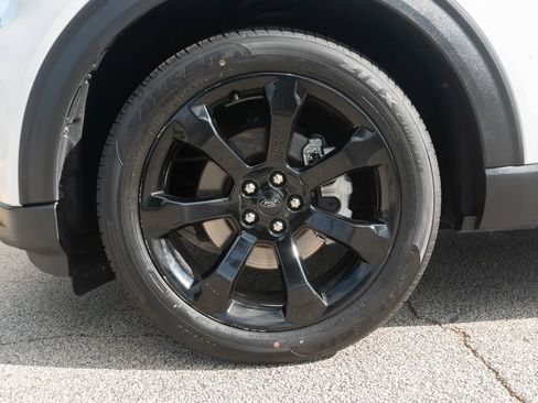 Used 2023 Ford Explorer ST RWD image 2