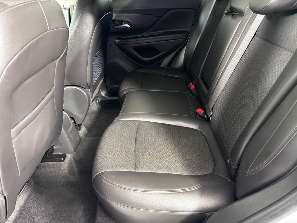 Used 2021 Buick Encore Preferred FWD image 17
