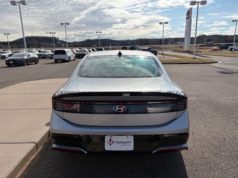 Used 2025 Hyundai Sonata SEL FWD image 3