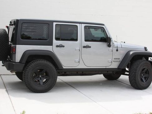 Used 2017 Jeep Wrangler Unlimited Sport w/ Quick Order Package 24S AWD/4WD image 20