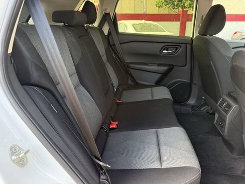 Used 2025 Nissan Rogue SV AWD/4WD image 29