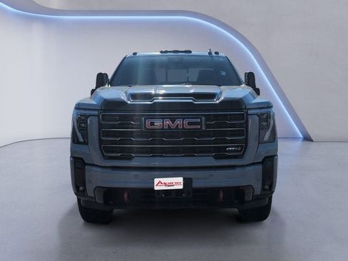 Used 2025 GMC Sierra 2500 AT4 w/ AT4 Premium Plus Package image 8