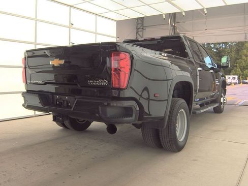 Used 2023 Chevrolet Silverado 3500 High Country image 11