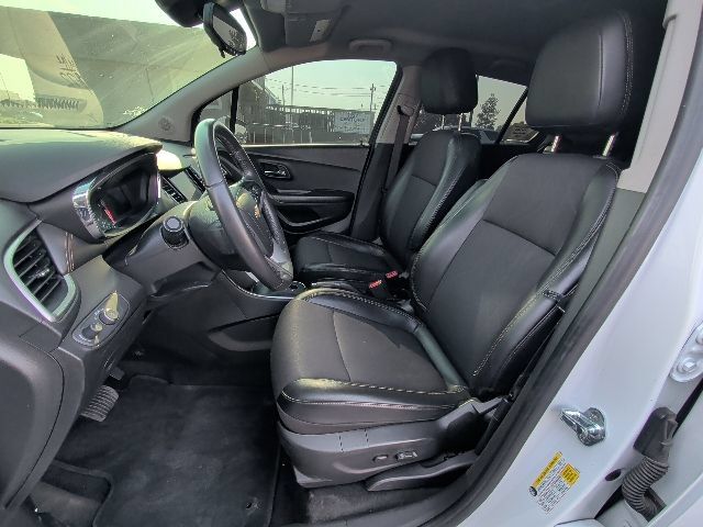 Used 2021 Chevrolet Trax LT w/ LT Convenience Package AWD/4WD image 25